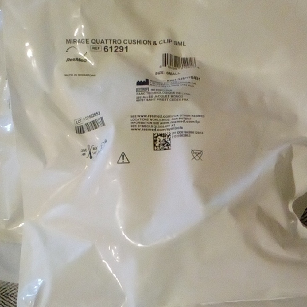 COPY - Lot of 3 Mirage Quattro Cushion & Clip Replacement Size Small